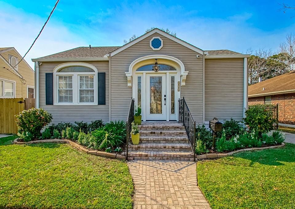 1st image of 222 Harding St