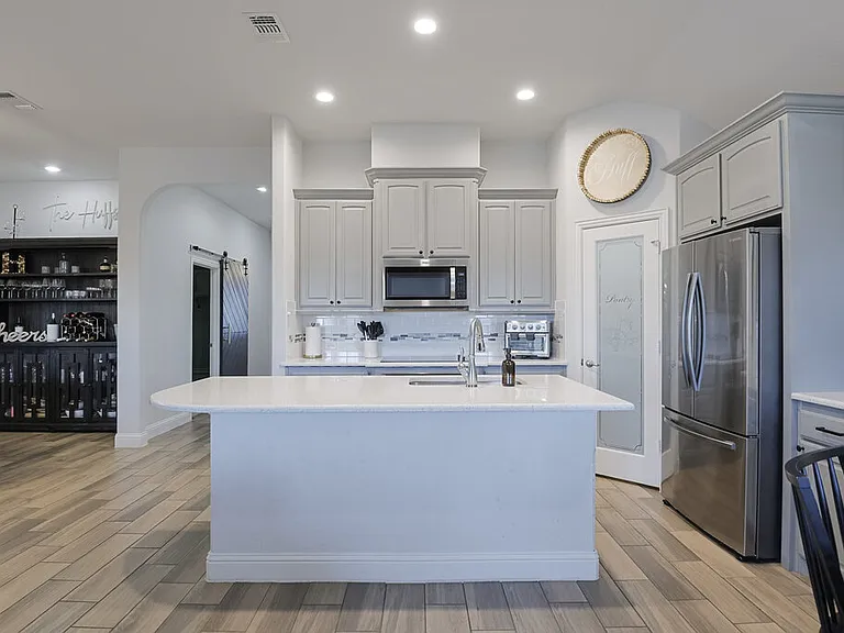 982 E Villas Ct — Photo 9