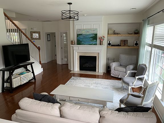 3rd image of 1655 Briarcliff Dr