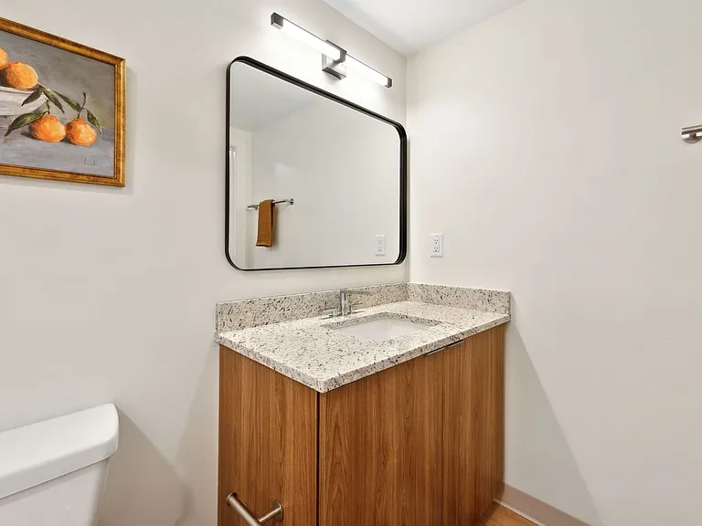 West 6th Apartments — Photo 57
