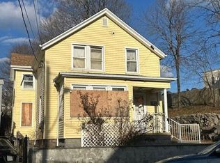 1814 Pleasant St, Fall River, MA 02723
