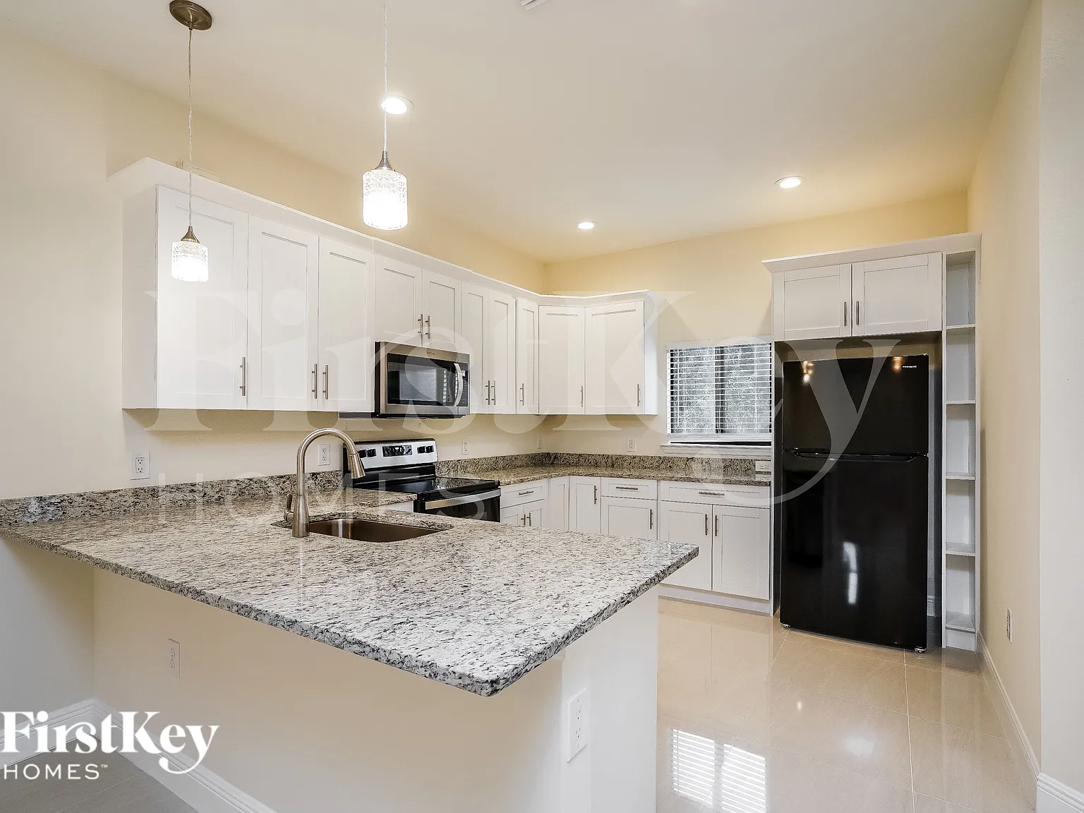 3 bed, 2.0 bath, 1579 sqft, $1,740 — Photo 4