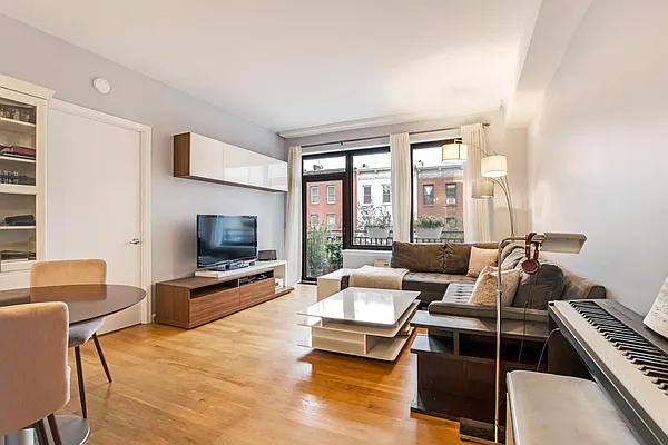 Rented by Compass | media 10