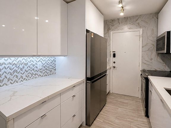 3rd image of 2260 NE 67th St APT 1705