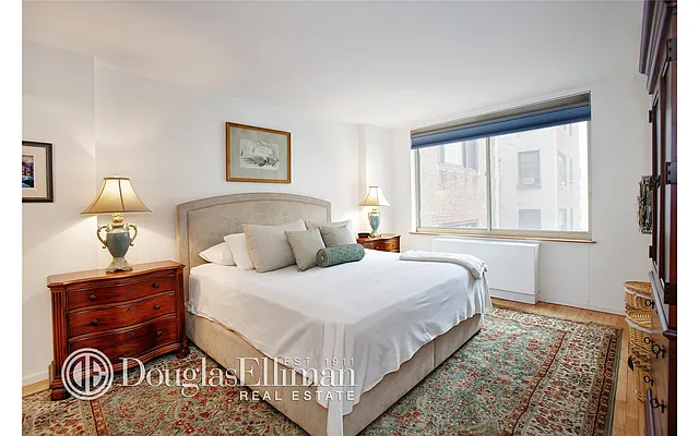 Rented by Douglas Elliman | media 14