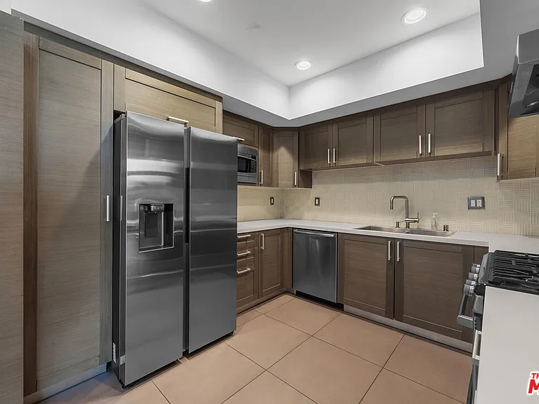 7133 Hawthorn Ave #Penthouse 6 — Photo 9