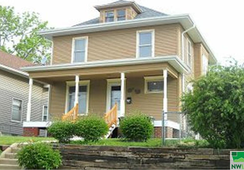 1st image of 819 18th St
