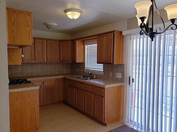 3rd image of 10598 Cottonwood Ave