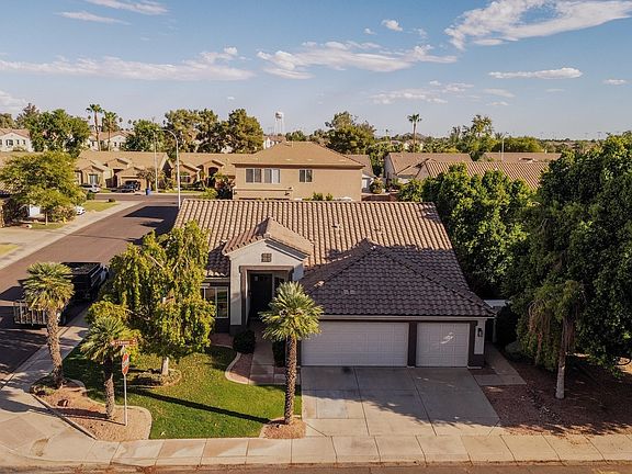 3rd image of 897 W EBONY Drive