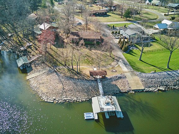 2nd image of 340 Hillwood Dr