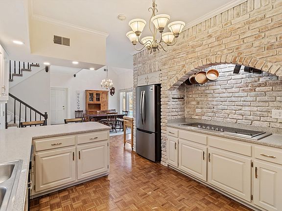 3rd image of 2973 Oakleigh Ln