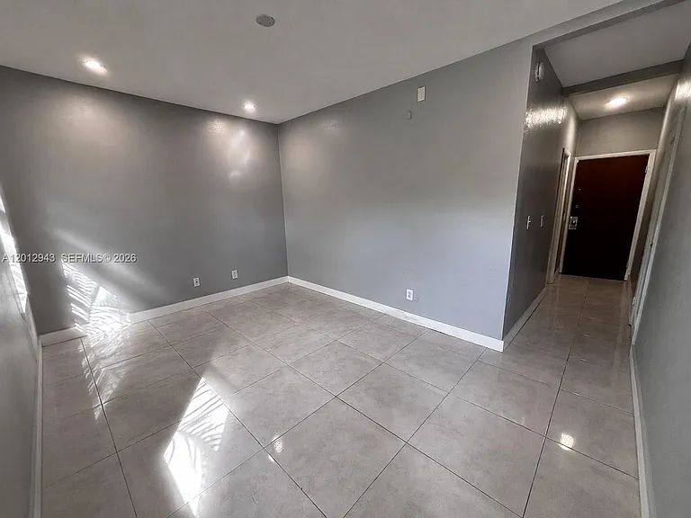 319 W 28th St #15 — Photo 4
