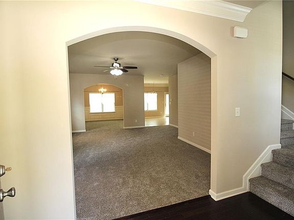 3rd image of 1317 Castleberry Dr