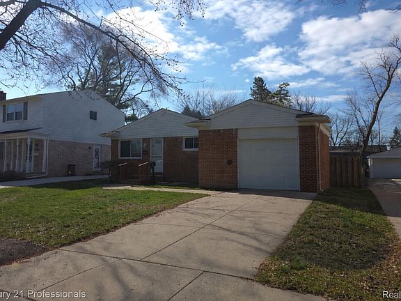 2nd image of 406 Woodlawn Ave