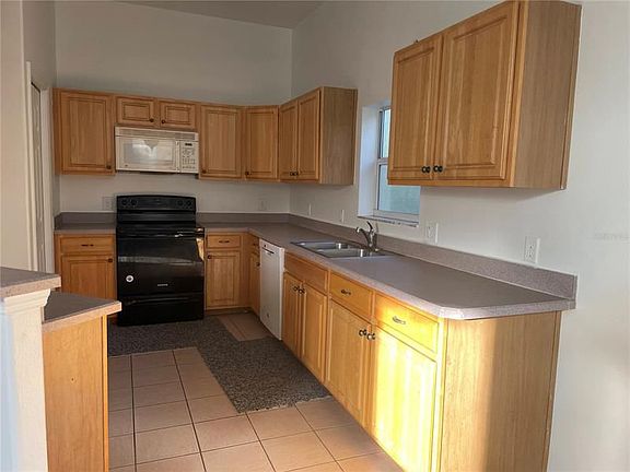 2nd image of 433 Bayou Village Dr