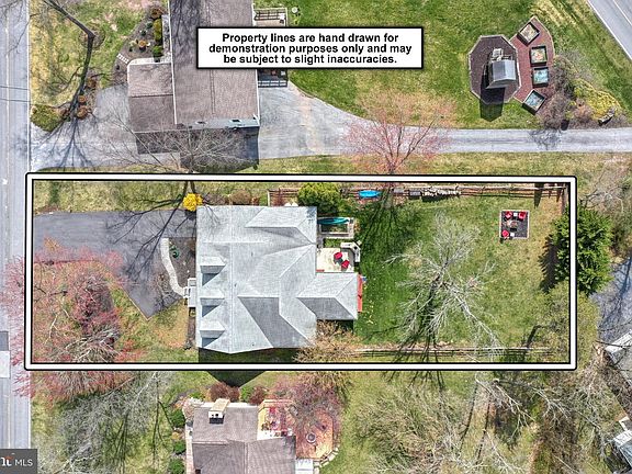 4th image of 260 Longstreet Dr