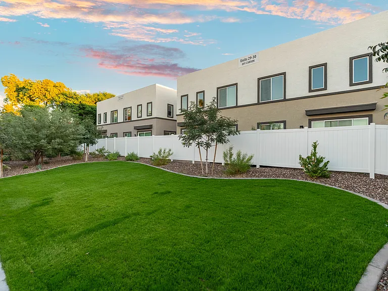 Elevate on Vineyard Townhomes — Photo 16