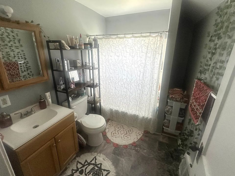 2nd image of 1728 S Bell St #B