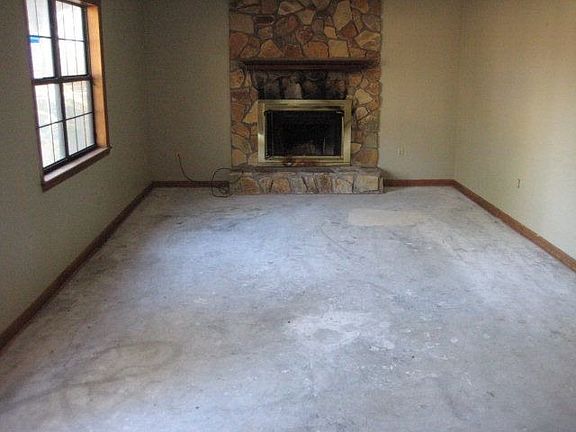 2nd image of 120 Pinedale Cir