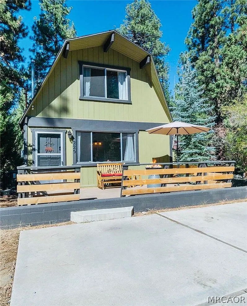 2 bed, 1.0 bath, 840 sqft, $1,550 — Photo 1
