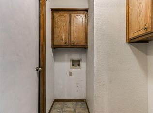 812 SE 13th St, Moore, OK 73160