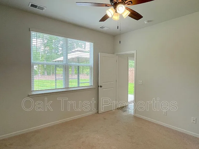 217 Lapping Waters Dr — Photo 8