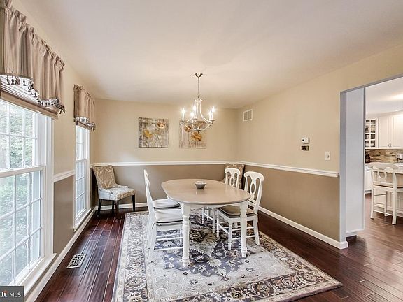 5th image of 105 Amesbury Ct