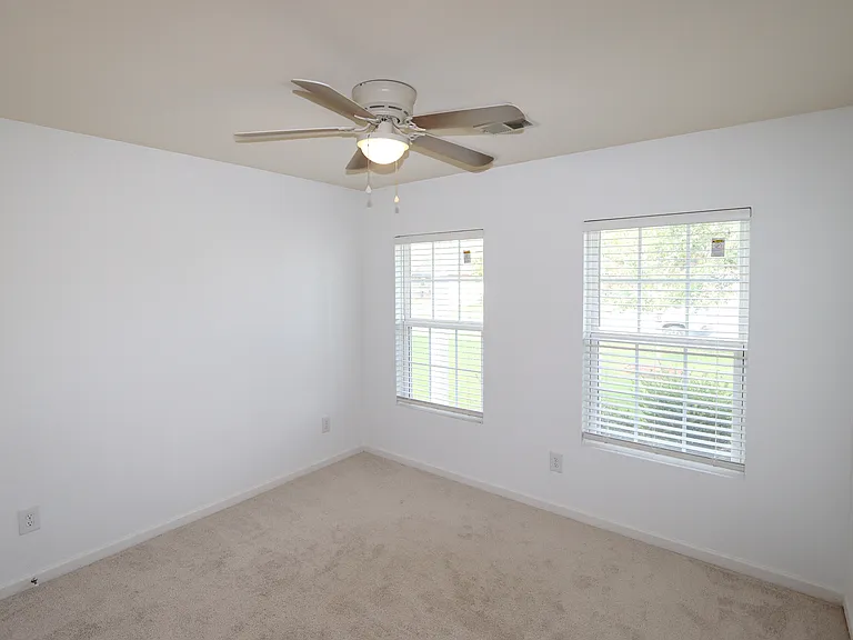 31 Southfork Dr SW — Photo 4