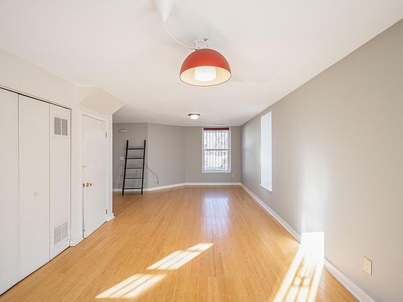 3rd image of 1836 E 36th Ave