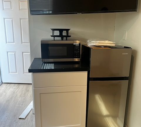 Mini bar.