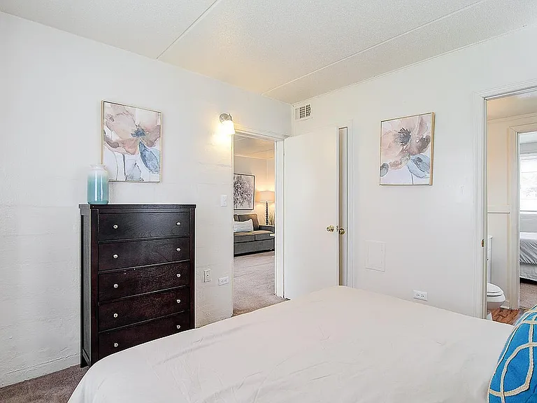 Sedgefield Apartments — Photo 23