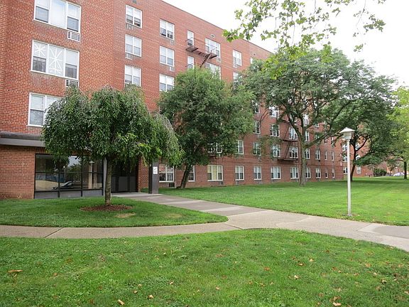 2nd image of 655 Tysens Ln APT 1f