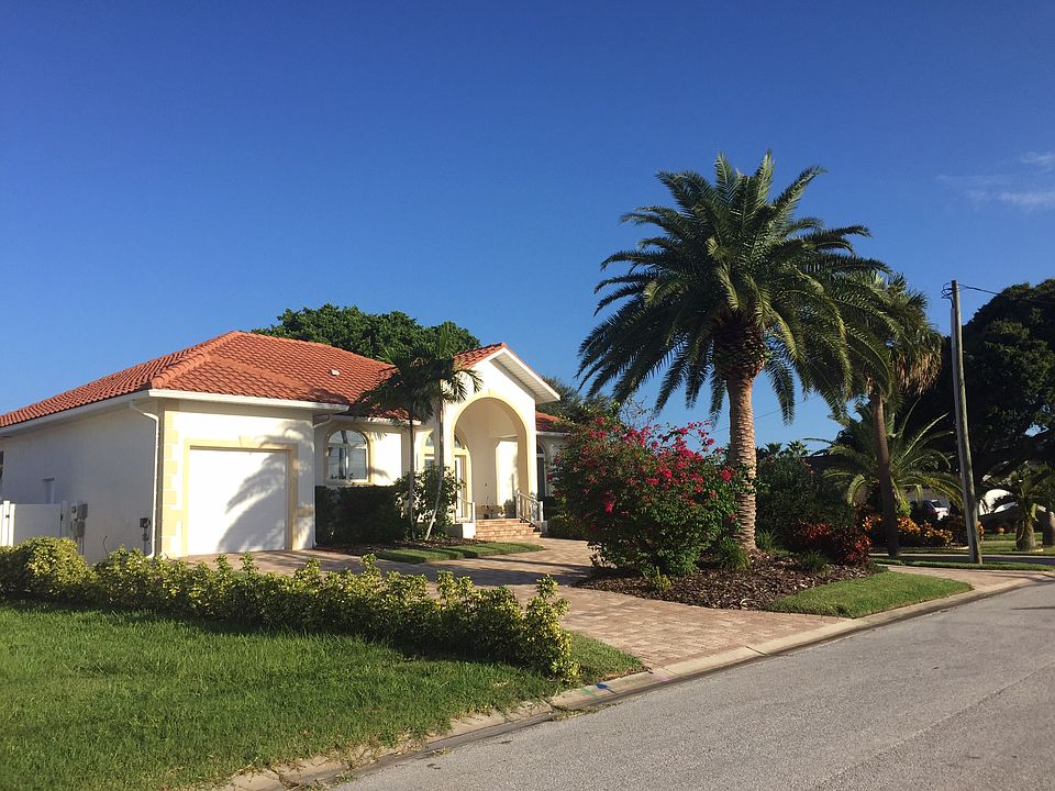 1st image of 2740 Hibiscus Dr W