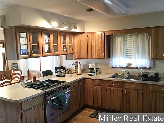 5th image of 946 Williams Dr