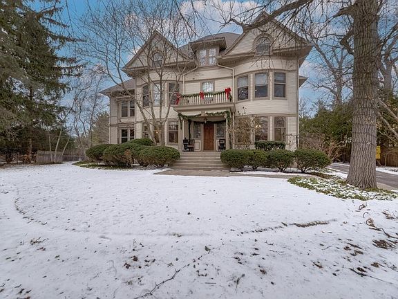 5th image of 1499 Sheridan Rd