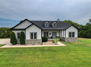 9764 Willow Cove Ln, Firth, NE 68358