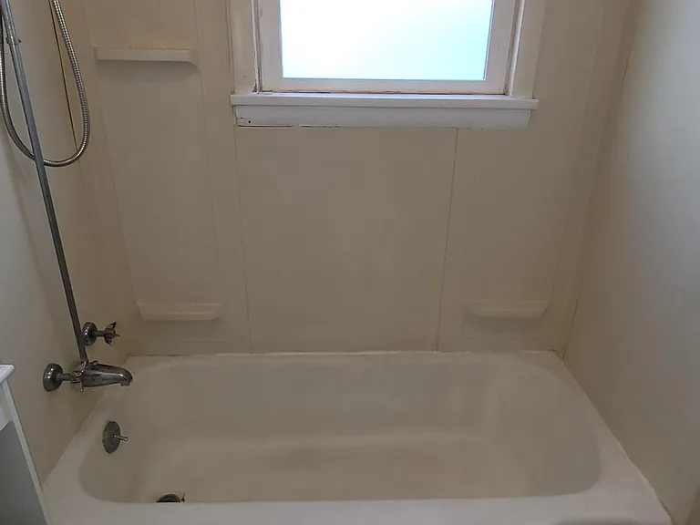 1036 Rood Ave #4 — Photo 17