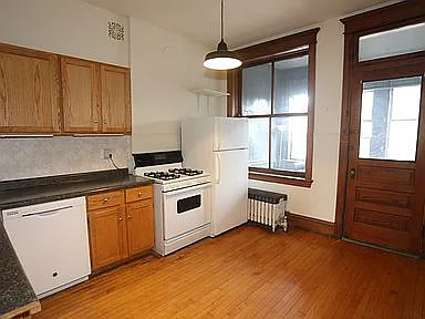 2 bed, 1200 sqft, $2,195 — Photo 2
