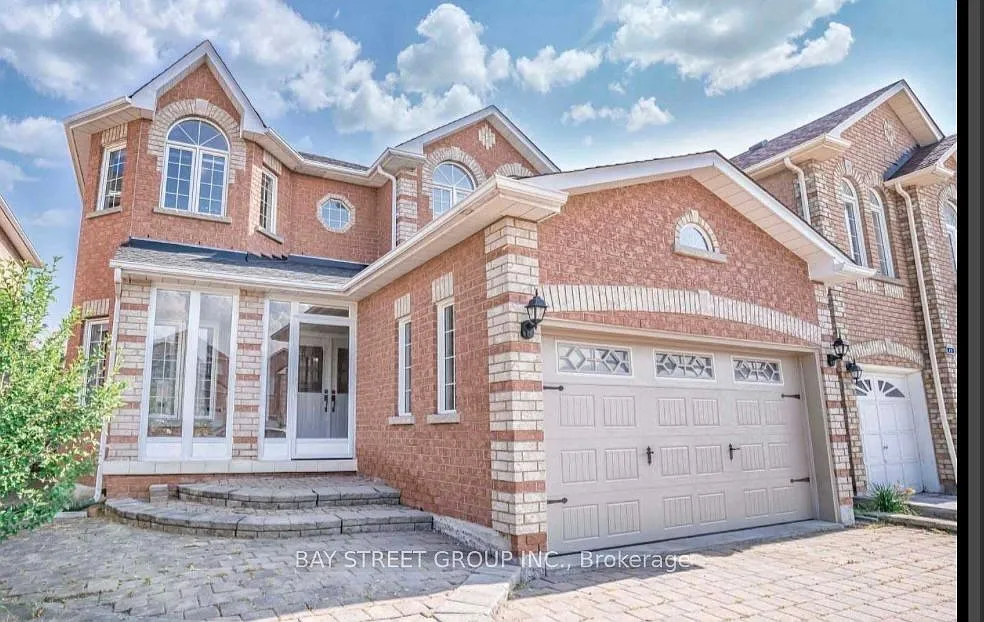 4 bed, $4,300 — Photo 1