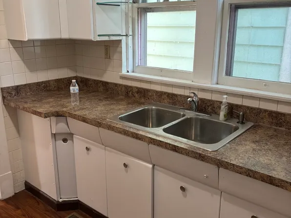 203 Vine St, Charleston, WV 25302