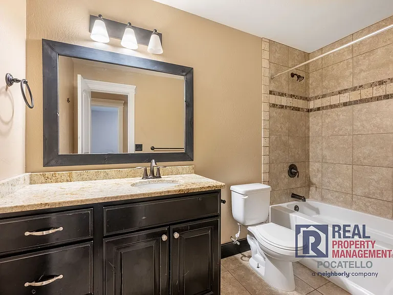 5215 Kymball Dr — Photo 32