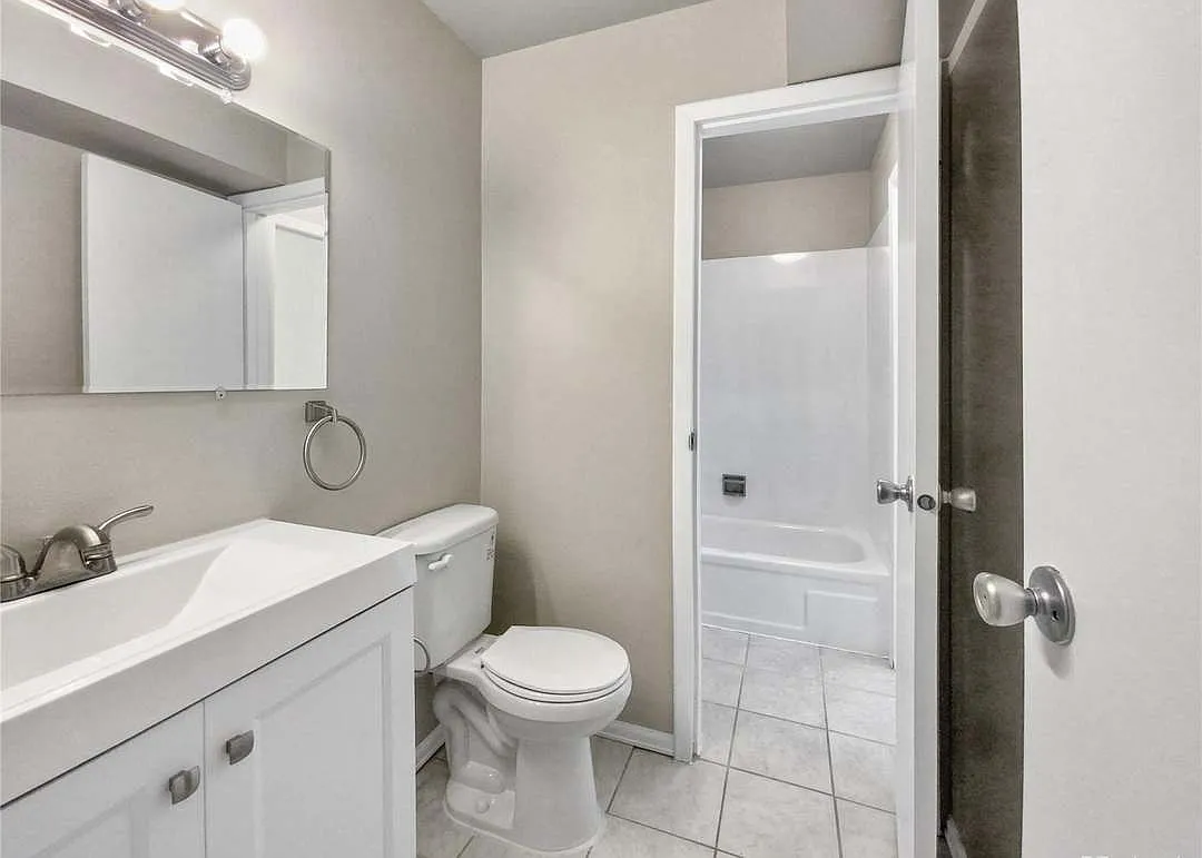 2 bed, 983 sqft, $2,000 — Photo 4
