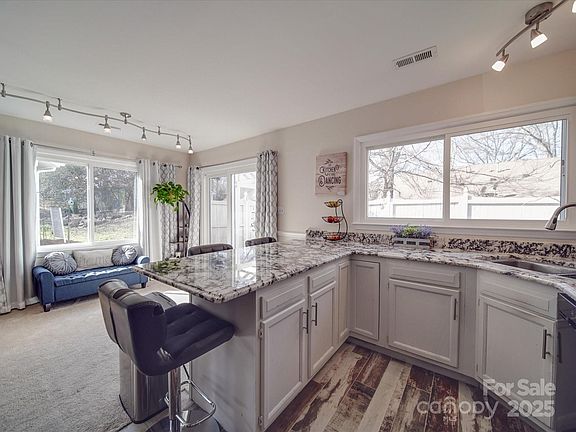 5th image of 7300 Carrbridge Ln