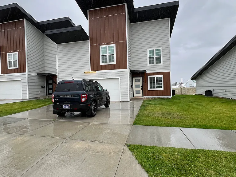2502 Castle Pines Dr — Photo 1