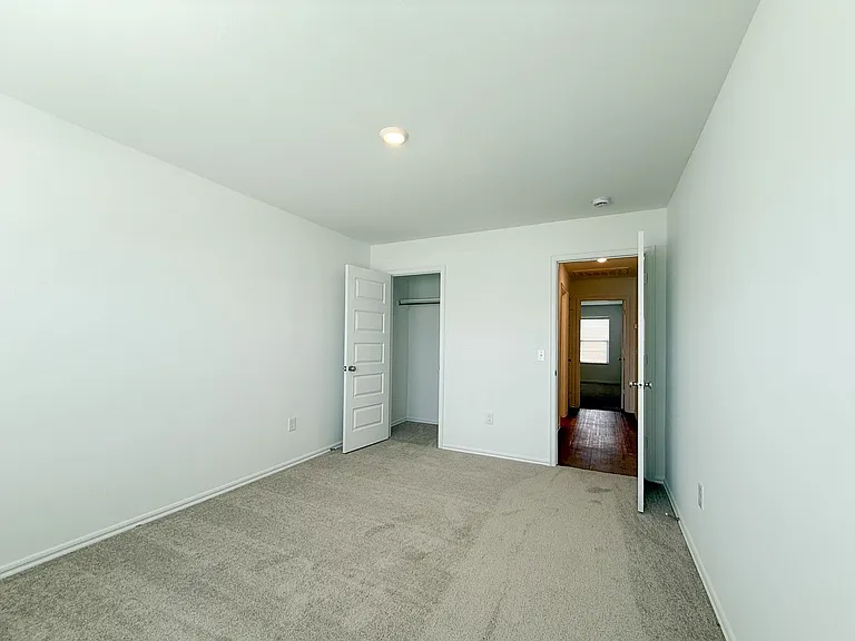 16301 Harvester Dr — Photo 22