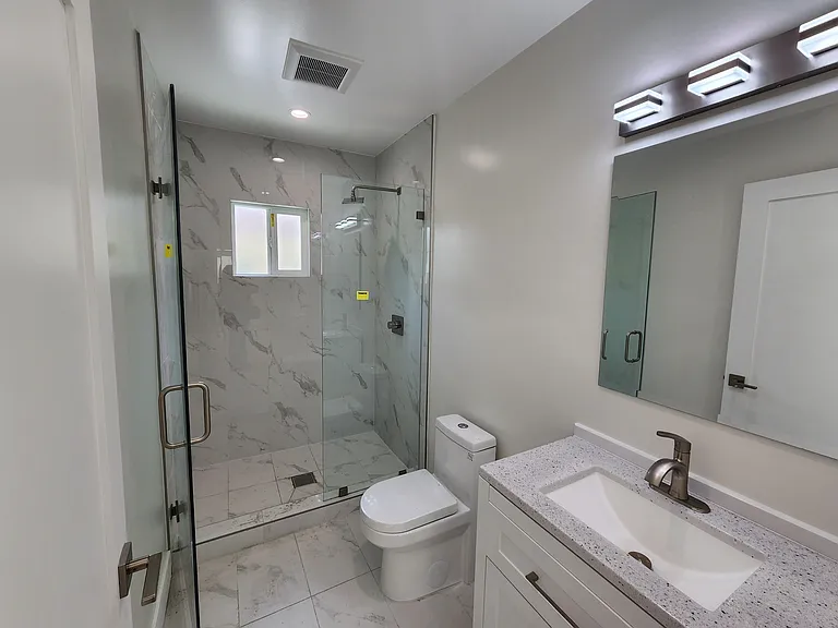 528 Amherst Dr — Photo 20
