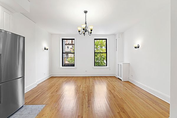 1st image of 141 W 69th St #6