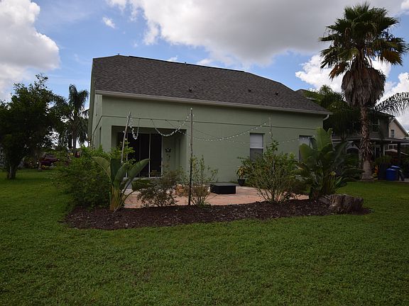 5th image of 1051 N Breeze Ct