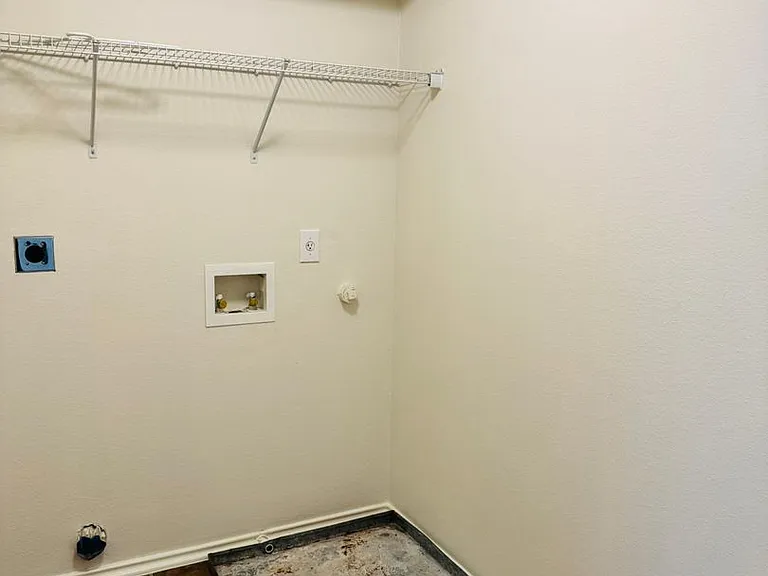 8943 Walnut Spgs — Photo 10