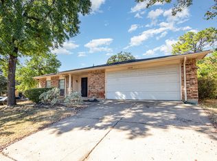 2808 Treeview Dr, Arlington, TX 76016
